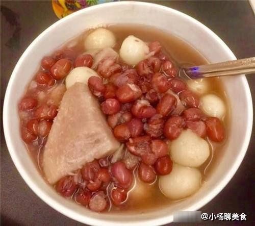 芋头加它煮，是穷人的“燕窝”，隔几天吃一次，40岁还是少女脸
