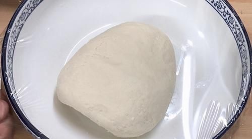 用面粉和白芝麻做脆饼,酥香掉渣,层层薄如纸,做1次吃3天省事