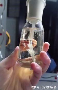 护肤品|被颜值耽误的“国货”精华,效果不输神仙水,却因包装被丢在角落!