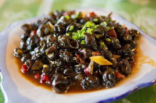 做爆炒田螺，别直接炒，先这么做，田螺洗得更干净，肉一吸就出来