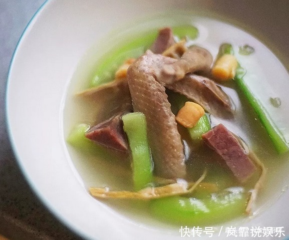 大叔家的大补汤炖鸽子汤,清甜鲜美,做法简单,家人爱喝!