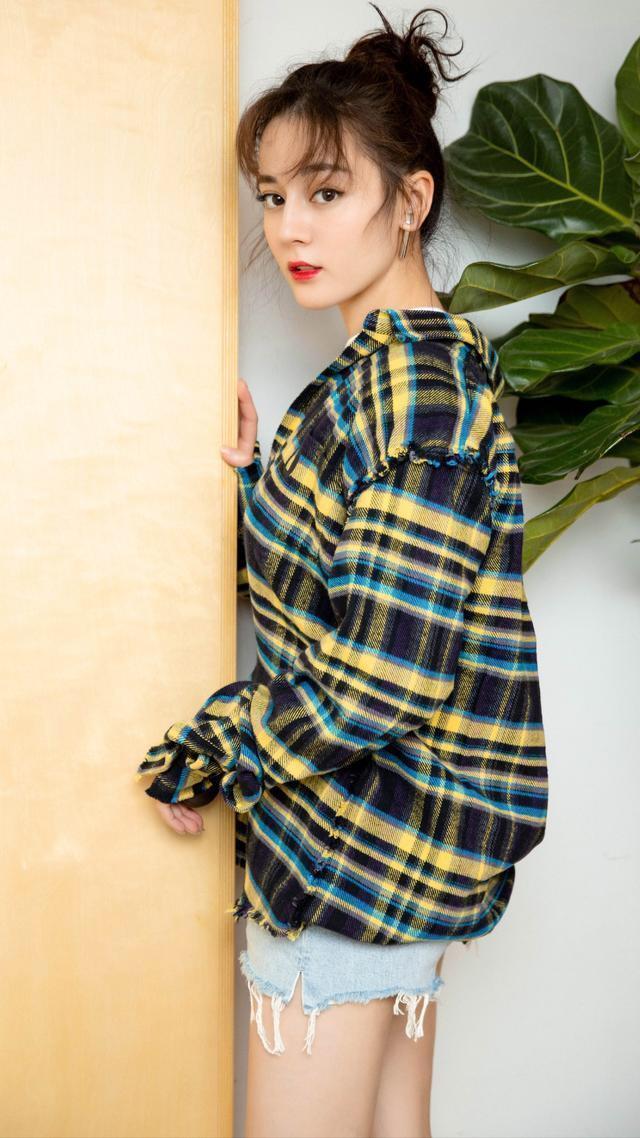 惹眼|街拍:成熟丰腴,大方得体的性感美腿美女,非常的惹眼