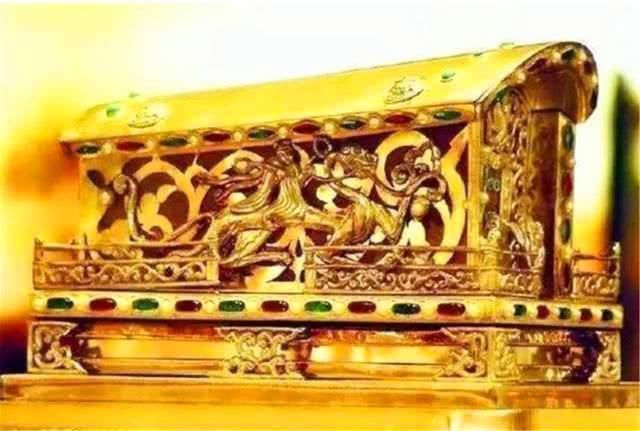 金棺$古墓中发现纯金棺材,为何至今仍未打开,专家直呼:不敢打开!