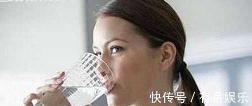 一杯温开水|手上有个“通便穴”，便前按压5分钟，便秘患者的福音，看看吧