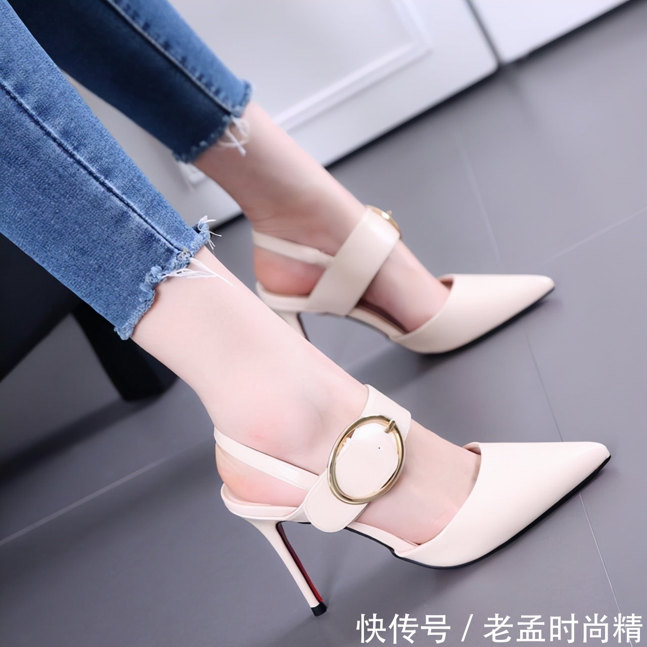 极简主义|有了这双高跟鞋,这个盛夏能不美吗?