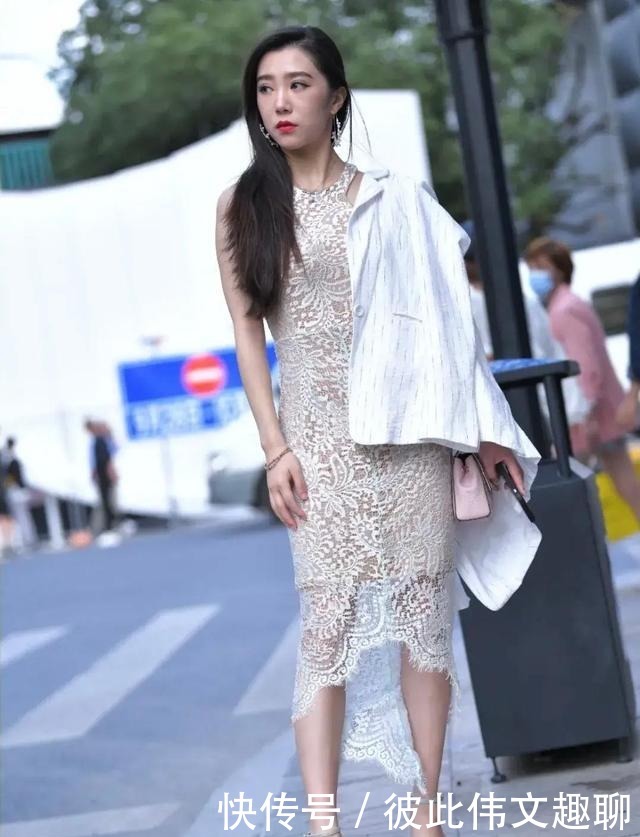  质感|时尚的蕾丝连衣裙，优雅浪漫的精美绣花与蕾丝一脉相承，质感十足