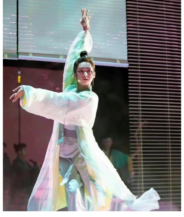 哥哥|五公淘汰名單曝光，17位哥哥成團分析，有人靠情懷，有人是意外