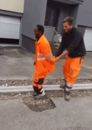 |搞笑GIF:一转身美美哒