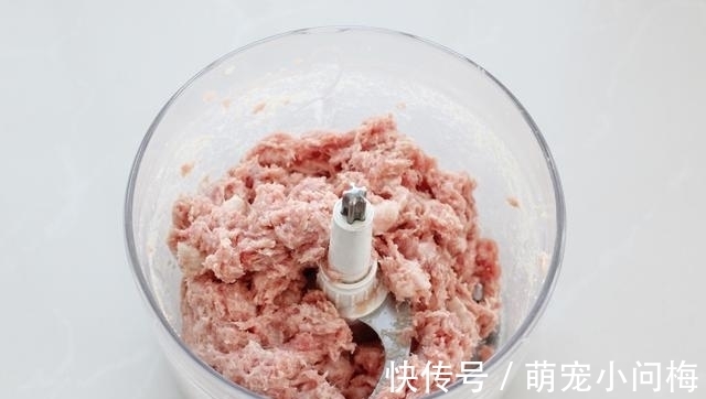 诀窍|蒸肉包子有诀窍，调馅时多做这一步，皮软馅香直冒汁儿，好吃到爆