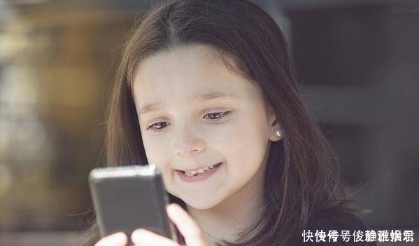 名字|宝爸姓白,给女儿取名字,上学老师点名后,全班哄堂大笑