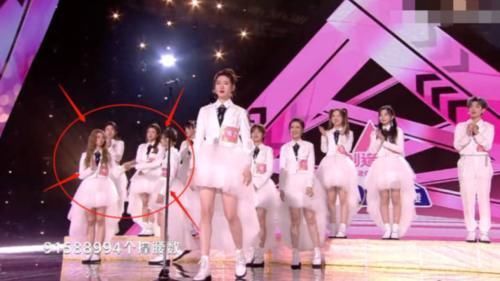 出道 连练习生们也都觉得可惜当公开张艺凡卡7出道后,希林下意识的举动引热议