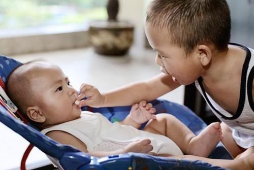 宝妈|生二胎到底是值不值?过来人:用3年辛劳换30年幸福,真的很值