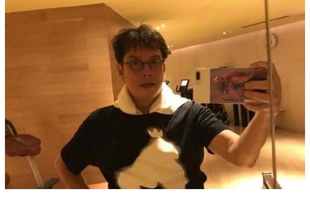 《时光音乐会》张杰当庄主何炅空降，谭咏麟镜头全在，没影响节目