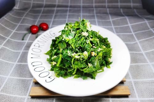 好吃|这菜常被人嫌弃，简单一蒸，满口清香，营养好吃，天天吃都不腻