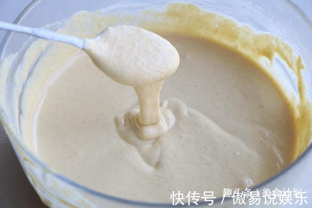 小米里加3个鸡蛋,不用烤不用煎,健脾养胃,我家隔三差五做一锅