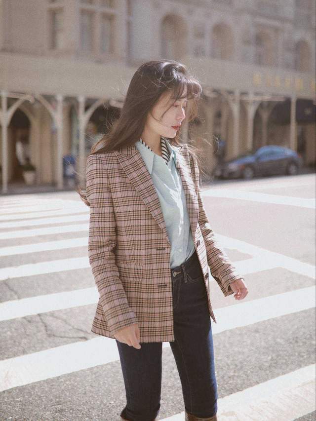 有气质|果然,西服外套还是配“牛仔裤”才洋气,显高显瘦,关键还耐看