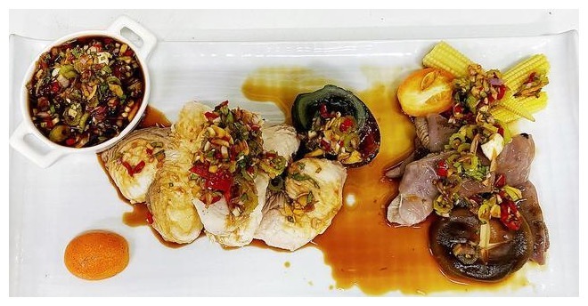 做鲨鱼，最好不要加水炖，海边人都这样做，鱼肉鲜嫩不腥气，真香