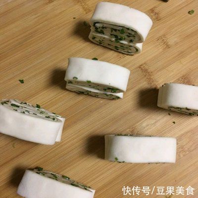 椒盐花卷（咸香四溢暄软饱满）