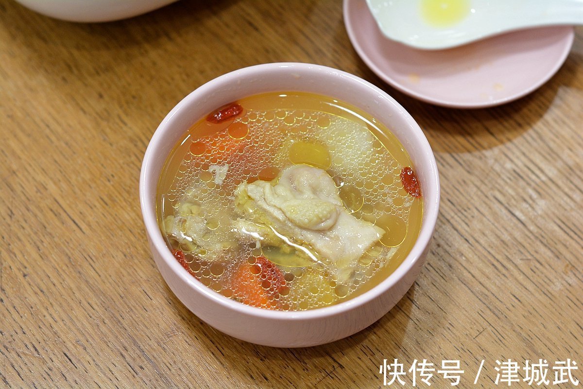 北京3口人的家常晚餐,1荤2素1汤红豆饭,解馋省时原来有窍门