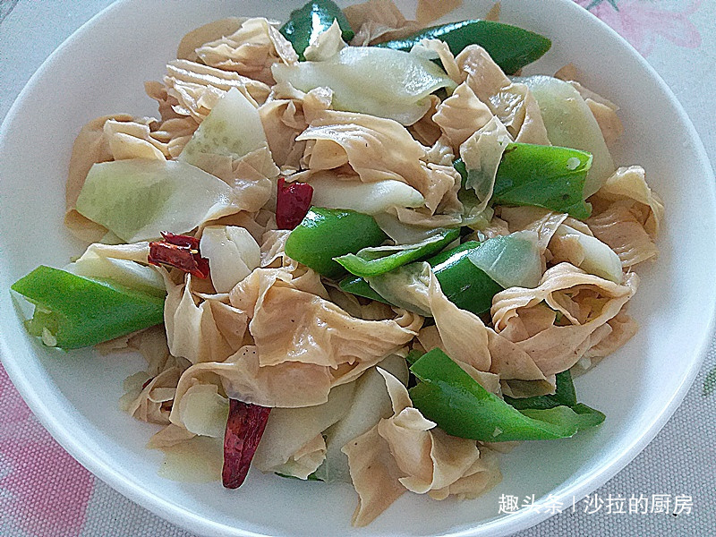 皮肤|天然“黄体酮”找到,一周3次,皮肤紧致细腻显年轻,女性多吃好