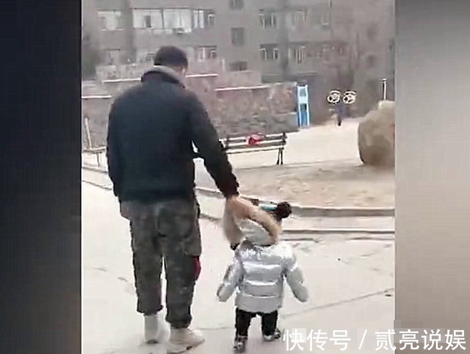 老公|让老爸送儿子上学,妈妈以为儿子脚歪了,看到鞋,气的要离婚