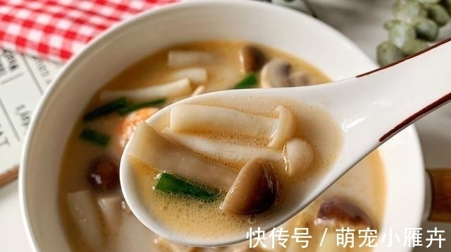 3月，宁可不吃肉也要喝这汤，营养又简单，家人常喝对脾胃好