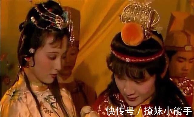 宝钗#《红楼梦》元妃省亲时, 看到黛玉为什么会翻白眼这一点是关键!