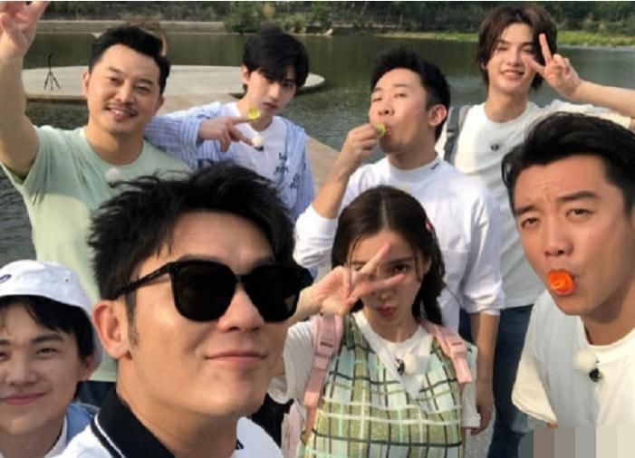 《跑男8》关晓彤录制节目时,为啥会中途退出得知原因全网理解