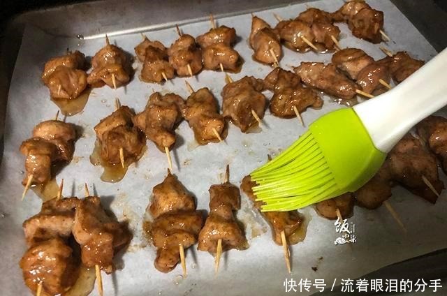  鸡胸肉怎么做好吃教你这样做，兼顾美味和低脂，太解馋了