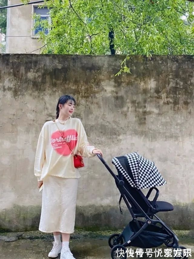 搭配 卫衣这3种搭配,是真可以从20穿到60岁,无年龄感穿搭不等于装嫩