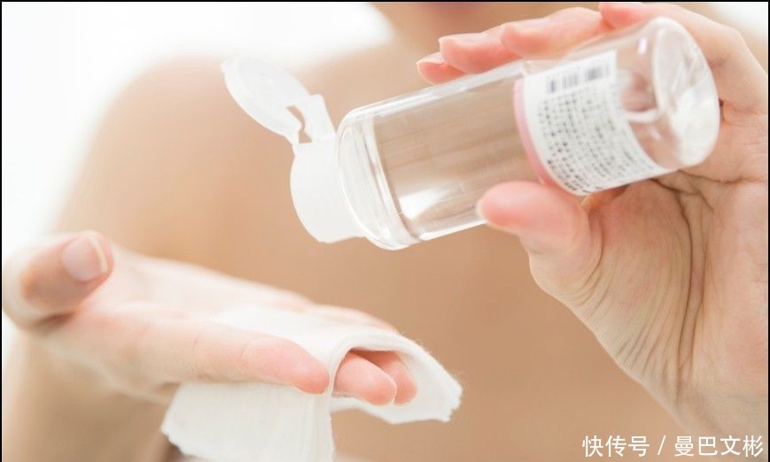 错误|化妆水,以为涂上去就没事了?你不知道那些错误都在伤害肌肤