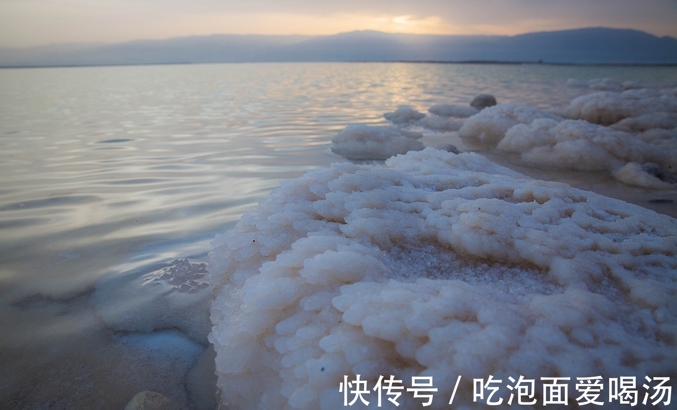 地中海|世界上海拔最低的湖，只有-430.5米，最神奇的是人能漂浮在水面