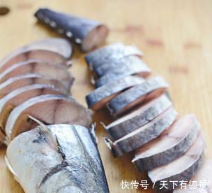 教你做正宗的五香熏鲅鱼,鱼肉外酥里嫩,香甜不腥,年夜饭必备