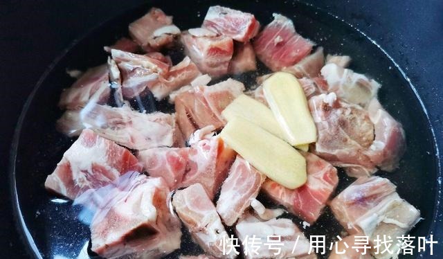 美味|玉米山药排骨汤，做法简单，美味营养！