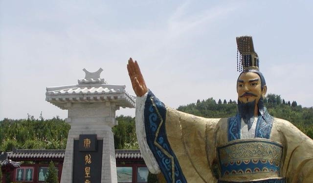 鸡蛋|帝王生病要吃公鸡蛋治病,臣子无可奈何,小孩用七个字轻易破解