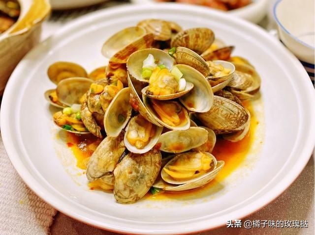 花蛤|美食家常菜推荐：爆炒花蛤，爆炒牛肚，麻辣龙虾烤肠炒年糕