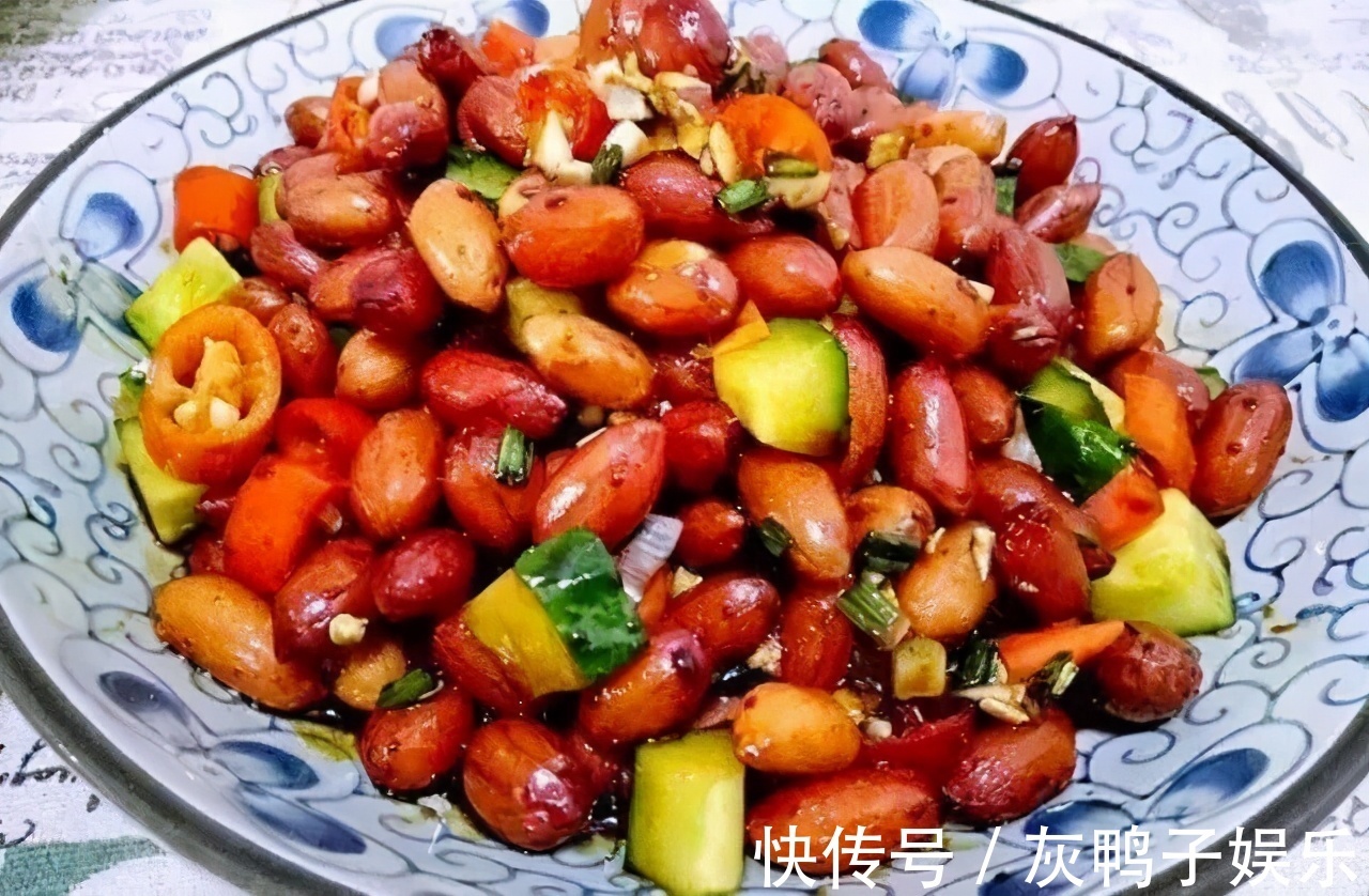 鸡丁|人到中年注意饮食,推荐三种美食,排毒清肠,养护血管