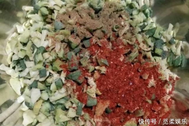  自制腌萝卜干，晒干直接腌加上这“1步”，清脆爽口、香辣入味