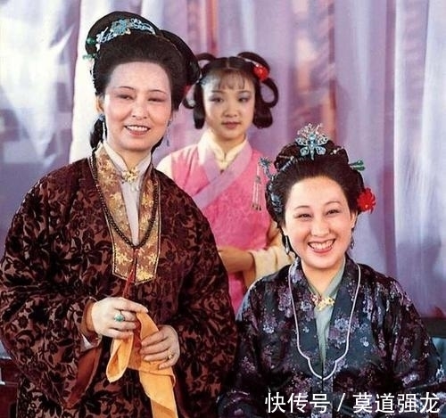 薛姨妈！为什么薛蟠，薛宝钗管薛姨妈喊妈妈，贾宝玉却不喊王夫人妈妈？