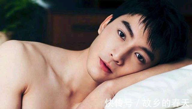 身材|爱好音乐的胸肌帅哥，完美的身材与英俊硬朗的脸展现男儿特有气质