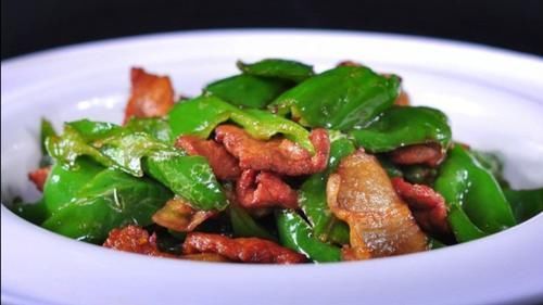 炒肉时,千万不要直接下锅饭店大厨用这个方法,立刻又香又嫩