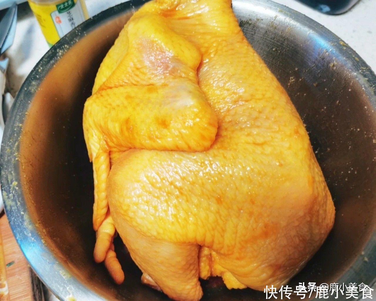 金黄|难怪烧腊店的盐焗鸡金黄好吃，原来秘诀在“2料”，免费分享学习