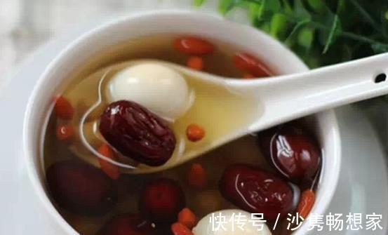 胃寒|红枣熬汤止咳润肺、可治疗胃寒、胃痛,达到保肝排毒等12大功效