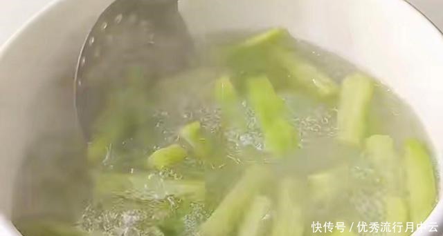 两端|2元一斤的“天然清火菜”,夏季最该吃,8分钟出锅,吃完好清爽!