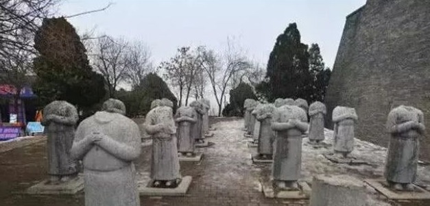 武则天|武则天墓前有61个无头石人，千年来无人能懂，却被两个农民破解