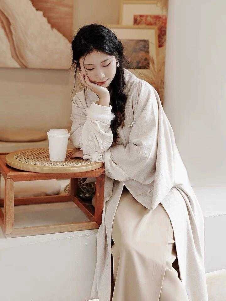 交领|冬季汉元素搭配,日常休闲气质温婉,出街就是最靓的女