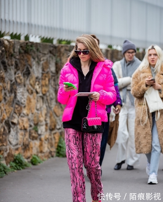 风度 冬天太适合穿羽绒服了,可如何才能兼顾风度温度?这些方法要知道