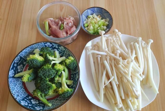 饮食|明日小满,饮食要清淡,多给家人吃这菜,营养易消化,顺利度夏天