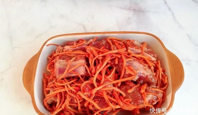 排骨和它是绝配,蒸一蒸20分钟上桌,鲜到流口水,好吃不上火