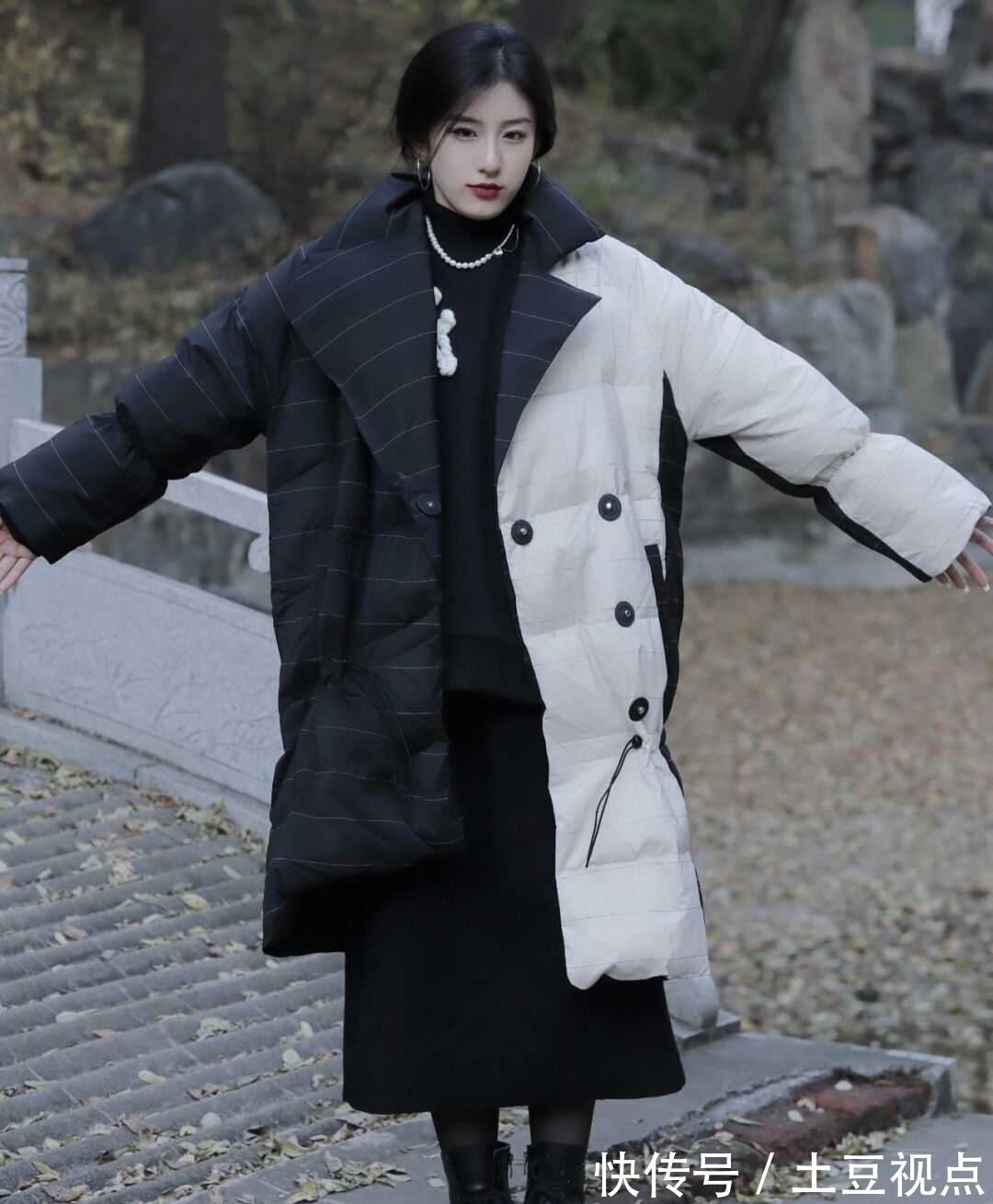 衣身 黑色羽绒服也能穿出高级感?看看这些搭配方式,简约日常又保暖